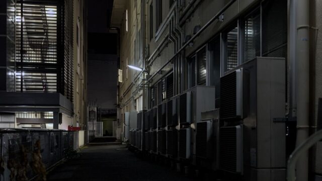スーパーの裏でヤニ吸うふたりは未完結・単行本は9巻まで