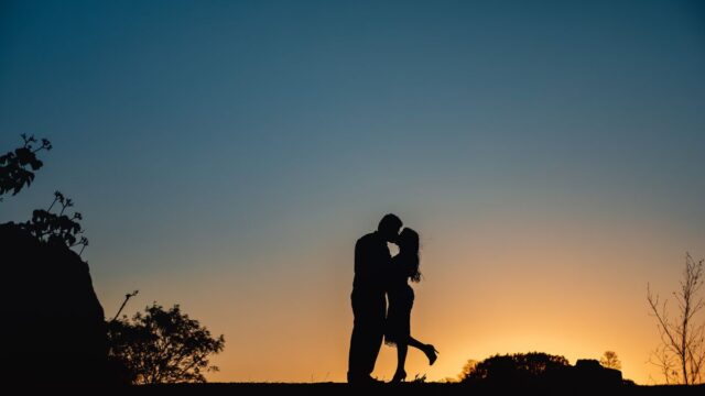 氷の城壁のキスシーンは何巻